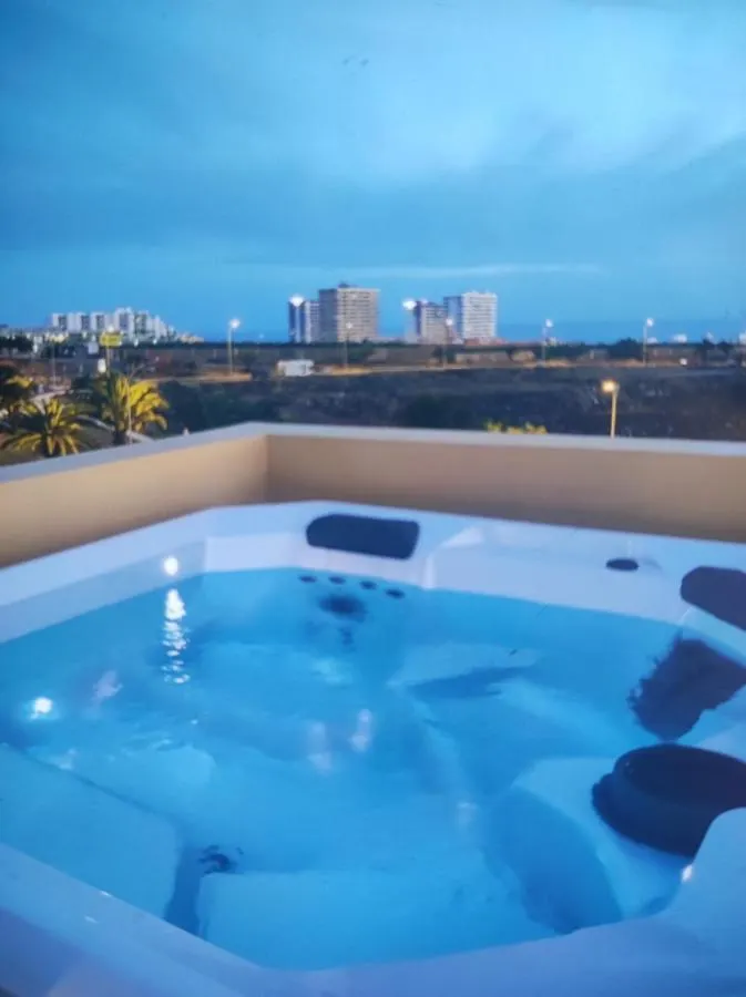 Penthouse Sabina Mit Jacuzzi Βίλα Callao Salvaje